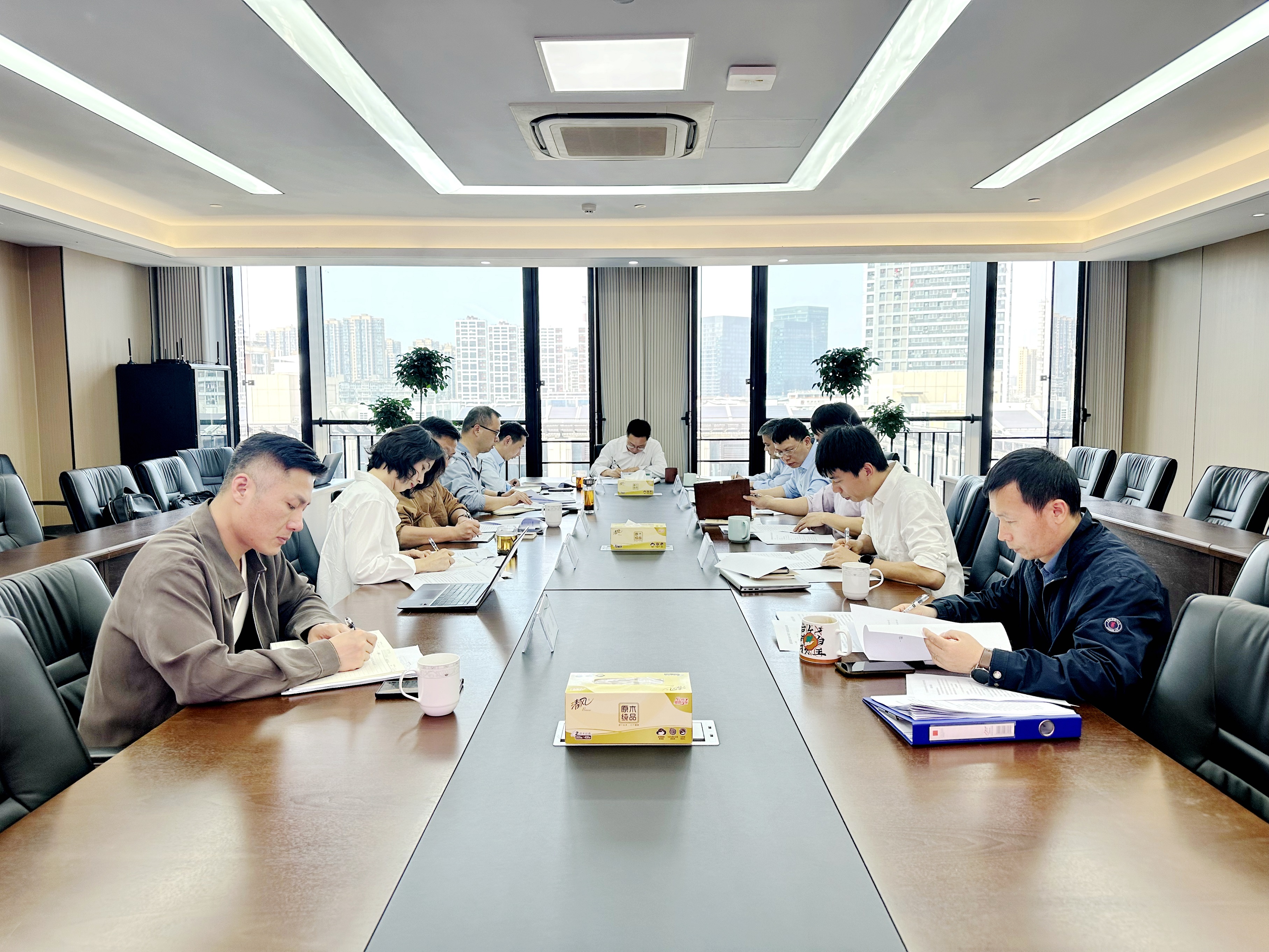 德赢VWIN集团党委理论学习中心组举行专题研讨(扩大)学习会 德赢VWIN集团党委理论学习中心组举行专题研讨(扩大)学习会