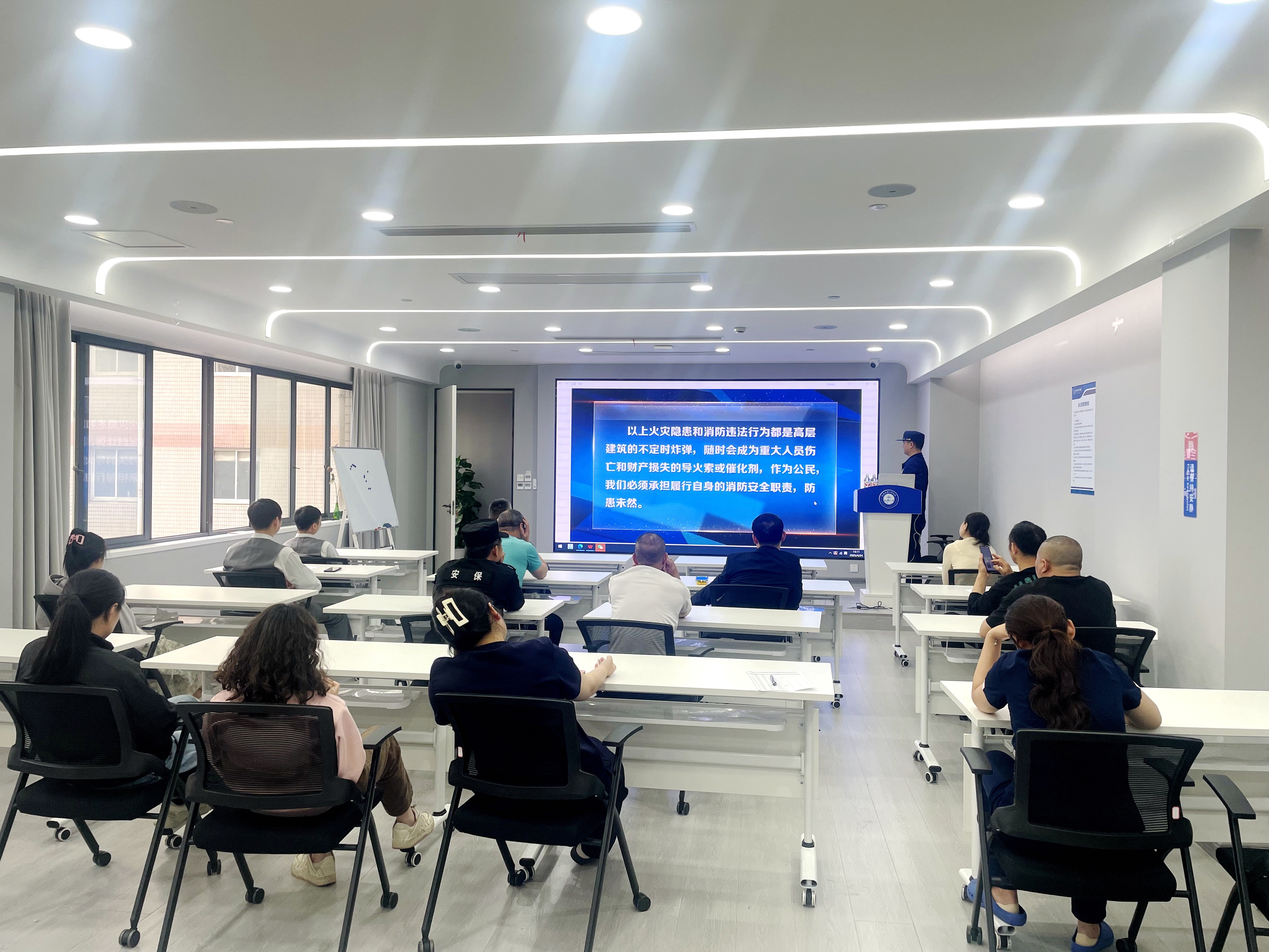 公司茶叶大楼开展消防安全知识培训及消防演练 公司茶叶大楼开展消防安全知识培训及消防演练